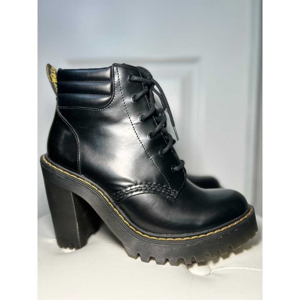 Dr.‎ Martens Persephone Heeled Boot Sz 7 Black Leather Lace Up Platform Lug Sole
